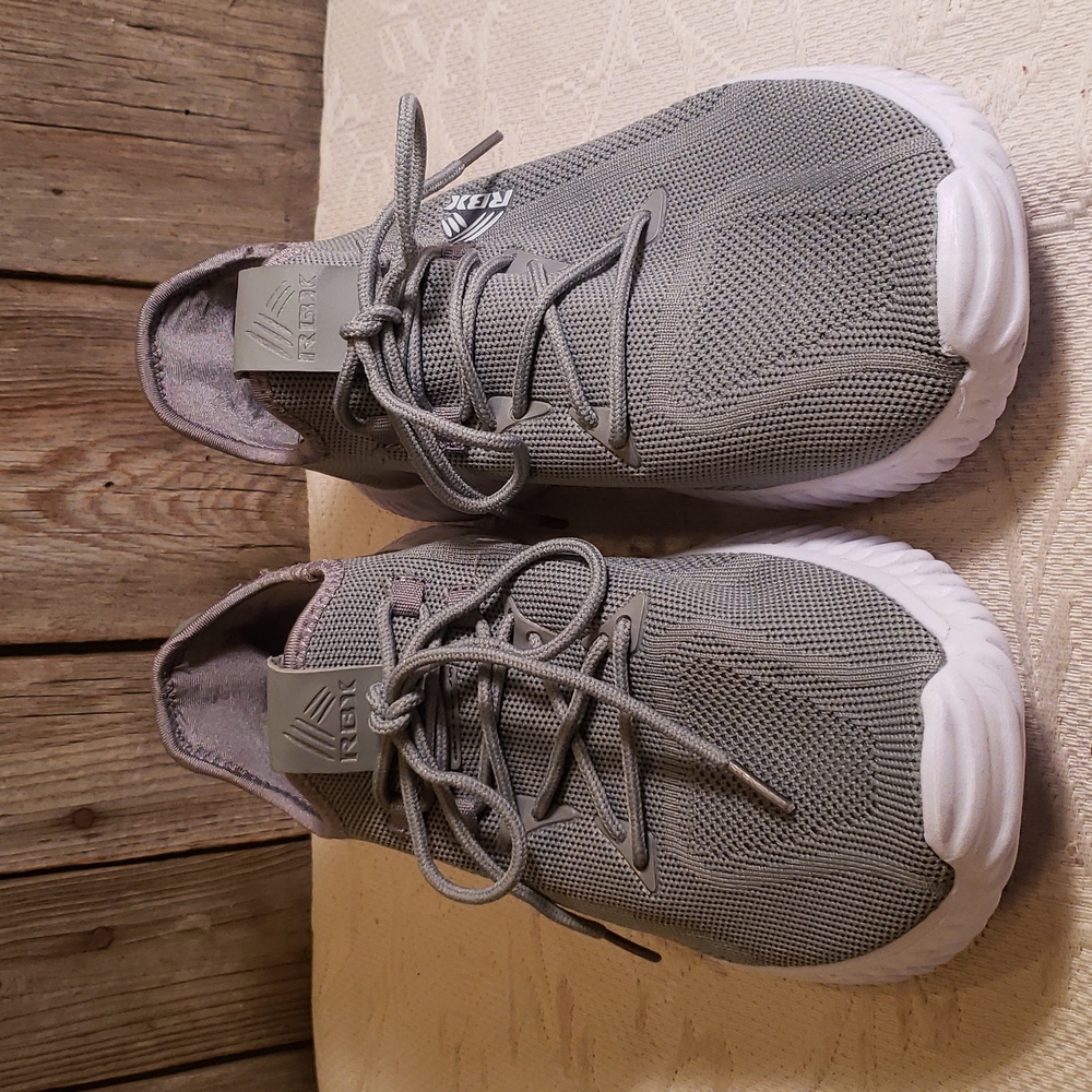 Mens Reebok Mesh running shoes size 10